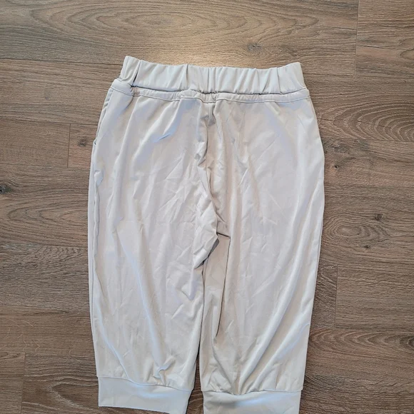 Stretchy comfort fit Capri pants grey - Picture 3 of 5